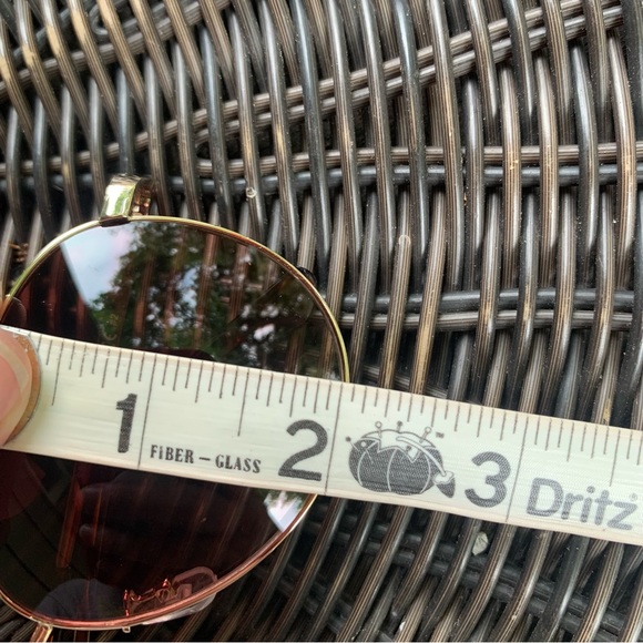 Oscar De La Renta Aviator Sunglasses - Picture 4 of 7